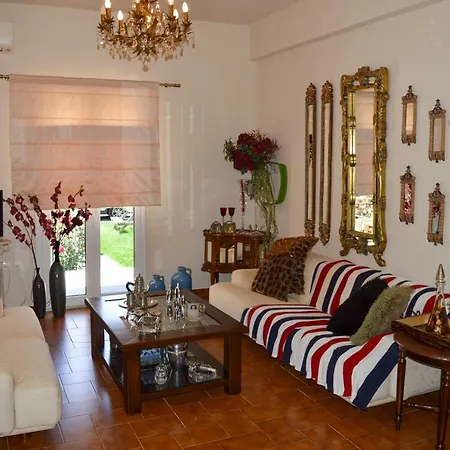 Дом отдыха Ada's Family House