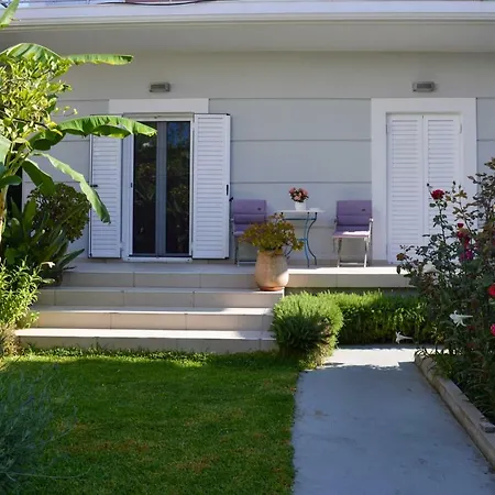 Ada's Family House